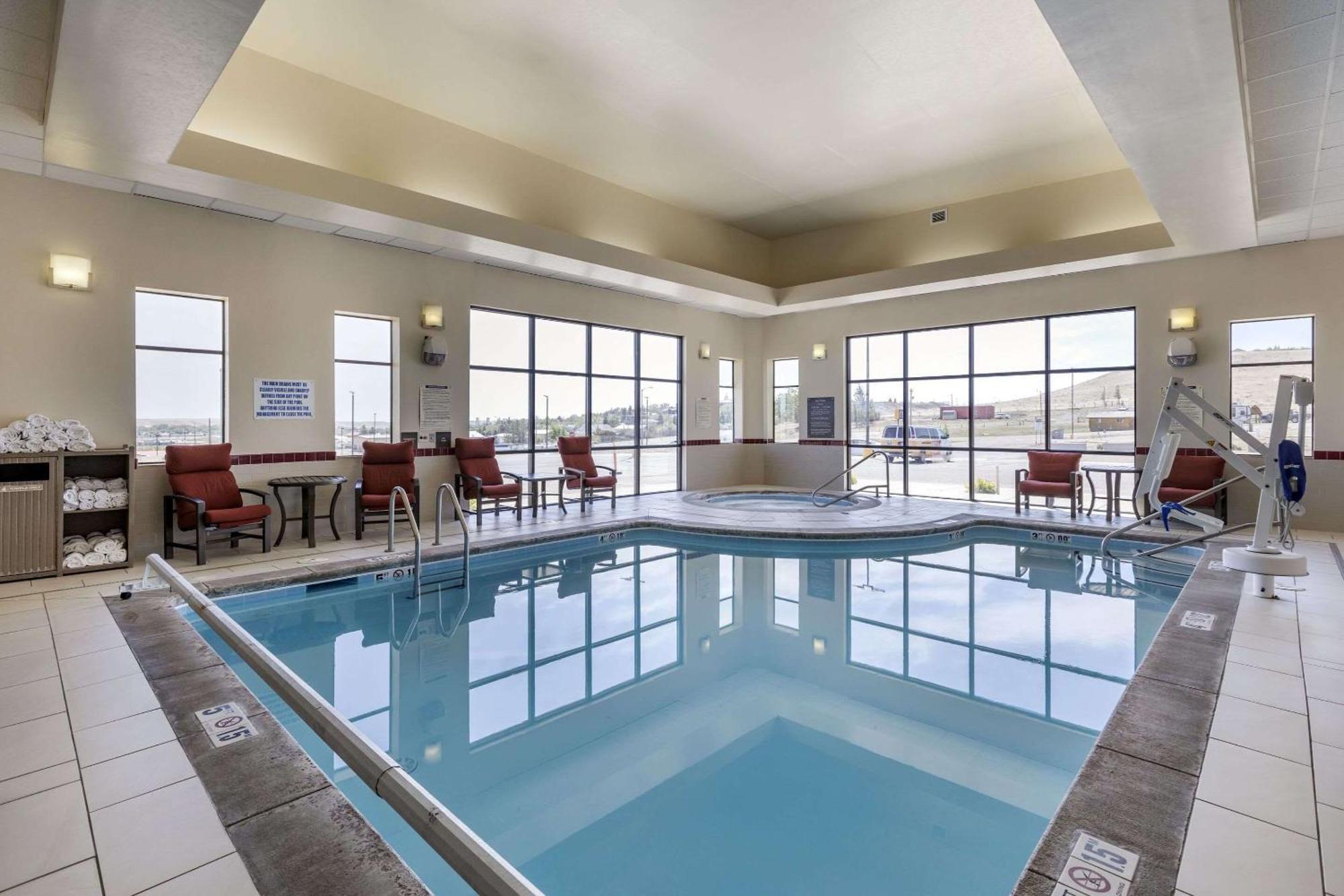 Comfort Suites Helena Airport Экстерьер фото
