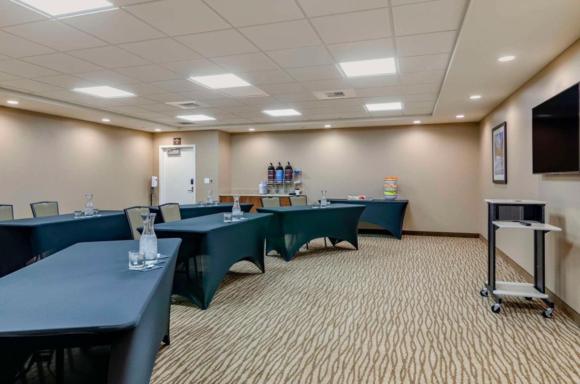 Comfort Suites Helena Airport Экстерьер фото